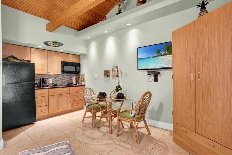Coconut Mallory Resort and Marina 7 nights Key West Vacation for 6 people gallery