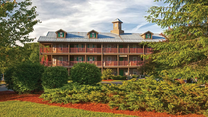 Welcome to Holiday Inn Club Vacations Oak 'n Spruce Resort, South Lee, MA gallery