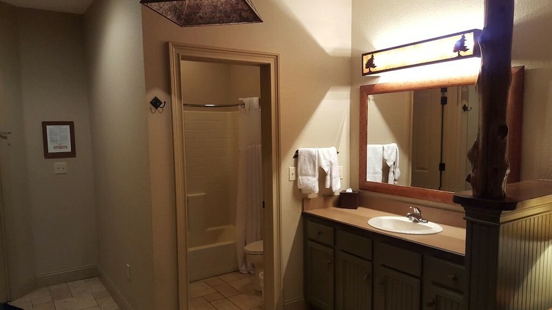 DEC 10-14th WKND (5days/4n) Big Cedar Wilderness STUDIO sleeps up to 4 gallery
