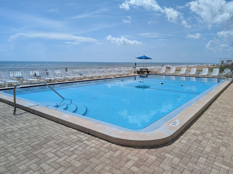 Traders Inn Beach Club ~Ormond Beach, FL~ 1BR/Sleeps 2 ~ 7Nts MAY/AUG/SEPT 2026 gallery