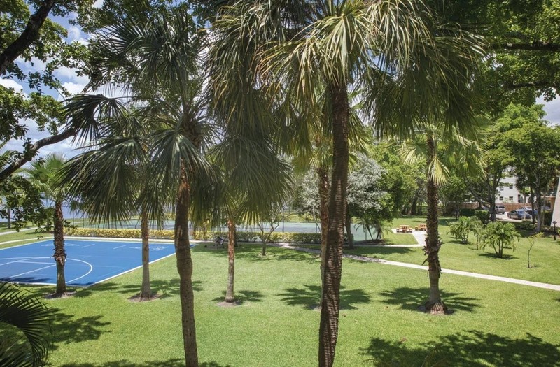DEC 12-19~WYND Palm-Aire Resort ~ Pompano Beach, FL ~ 1BR/Sleeps 4~ 7N~South FL gallery
