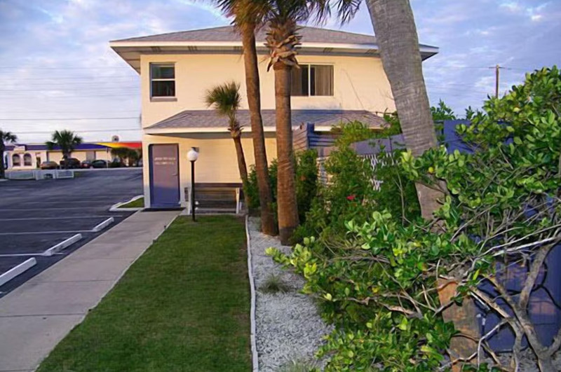 Traders Inn Beach Club ~ Ormond Beach, FL ~ Studio/Sleeps 2 ~ 7Nts AUGUST 2026 gallery