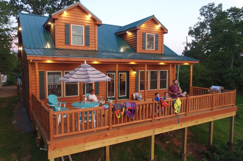 Toledo Bend Lake Cabin – Lakefront, incredible sunsets, fishing, water sports