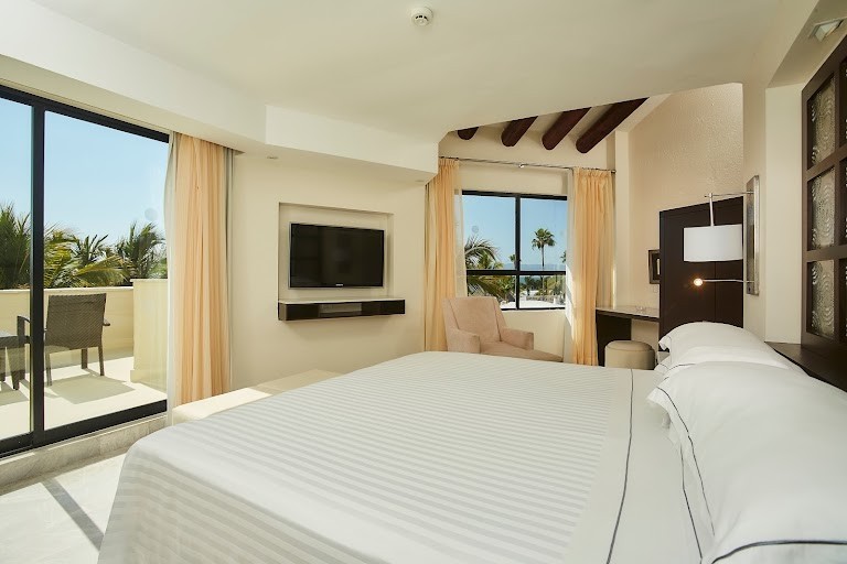 Puerto Vallarta Mexico 5 days/4 nights ALL INCLUSIVE meals drinks and alcohol gallery