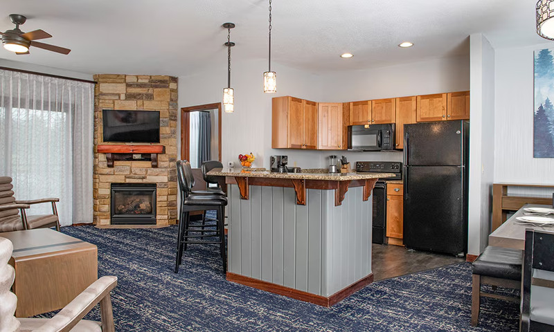 Wyndham Glacier Canyon- Aug 18-21 - 3 bedroom deluxe - Wisvonsin Dells gallery
