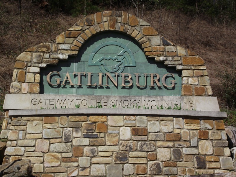 2 bdrm cabin w loft, 4nts, in Gatlinburg, TN at Mountain Loft Resort, JUNE 22-26