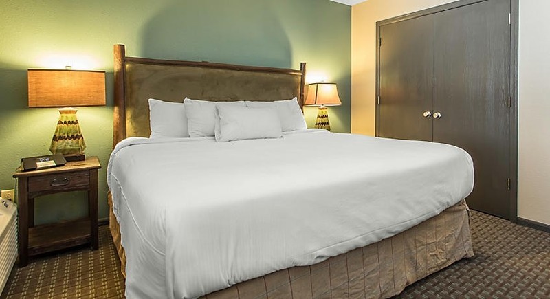 CHRISTMAS MOUNTAIN, WISCONSIN DELLS, 1 BEDROOM Townhouse, SLEEPS 4, JULY 13-16 gallery