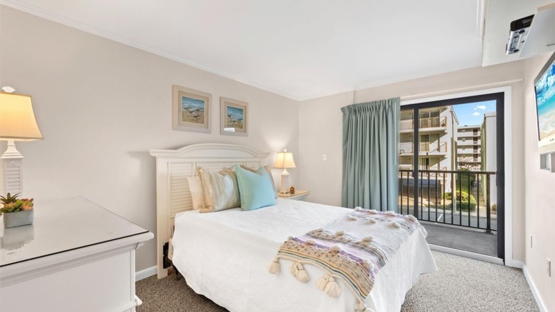 ****** Ocean Time Resort ******* $425.00 ****** 2 minute walk to the BEACH ***** gallery