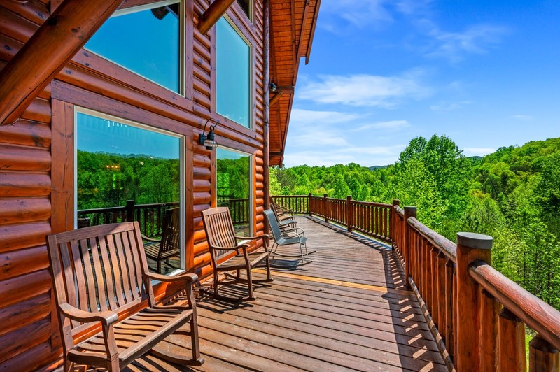 Smoky Mountains TN Vacation Rental 5 bd/3.5 ba near Gatlinburg and Pigeon Forge gallery