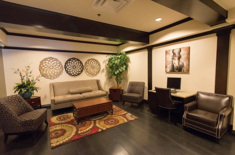 Las Vegas, NV The Jockey Club 1BR Sep 7-14 Labor Day gallery