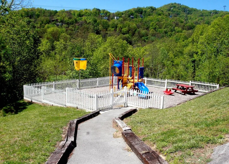 JUNE WEEKS -Laurel Point Resort Smoky Mountains!~ Gatlinburg, TN 2BR/SLPS 6 gallery