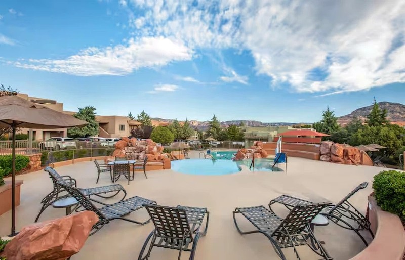 JUNE WEEKS~Sedona Summit ~ Sedona, AZ~STUDIO /SLPS 4 Hilton Vacation Club gallery