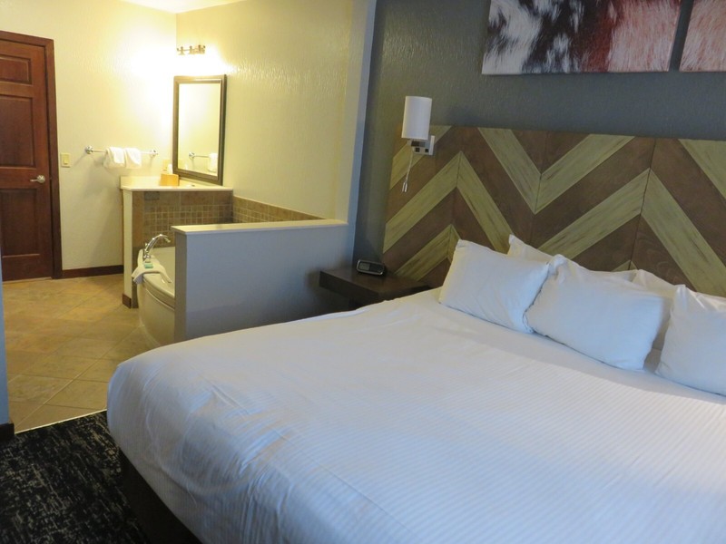 Wyndham Glacier Canyon, Wisc Dells, 4BR presidential, 3nts, April 21-24 gallery