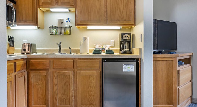 Branson, MO~Falls Village~December 23-26, 2025 Studio, Sleeps 4 gallery