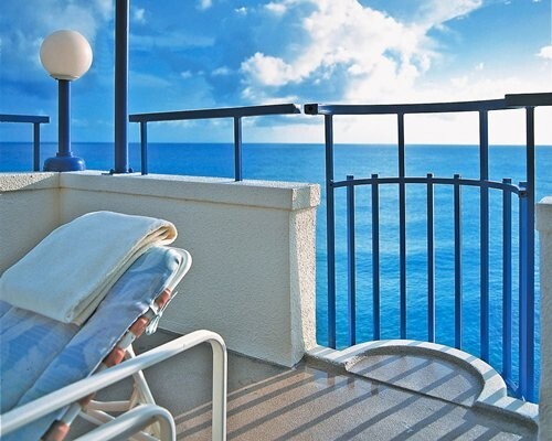 6- Night FLAMINGO BEACH RESORT Sept/Oct, A HILTON VACATION CLUB gallery