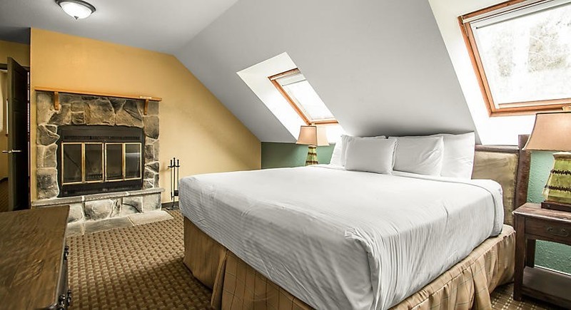 CHRISTMAS MOUNTAIN, WISCONSIN DELLS, 2 BEDROOM VILLA, SLEEPS 6, JUNE 28-JULY 1 gallery