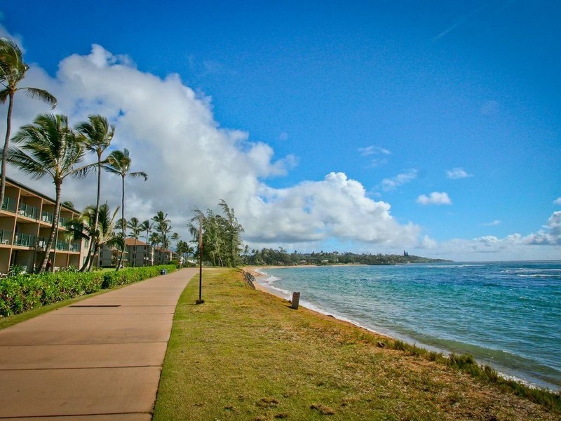 Pono Kai, Kauai, Hawaii 5/27 - 6/3 1 Bedroom Ocean Front. Top Story - End Unit gallery