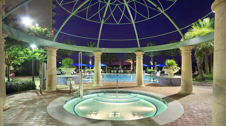 Halloween near Disney! Hilton Grand Vacation Parc Soleil 2 BR Sleep 6 10/25-11/1 gallery