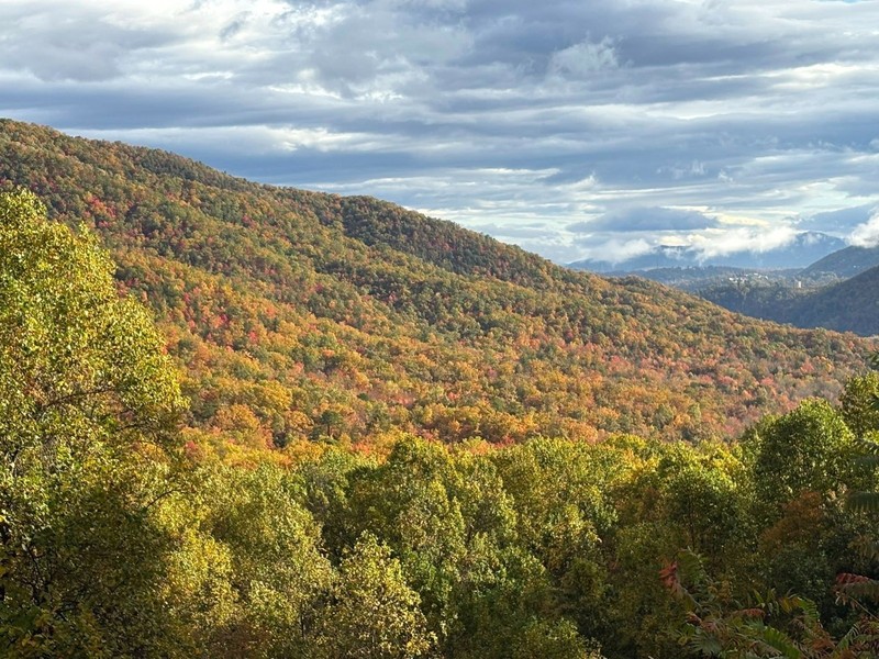 Westgate Smokey Mountain Resort- Gatlinburg TN. 2BR 3-Nights Oct. 18-21, 2026 gallery