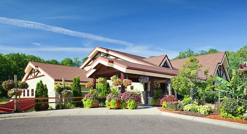 CHRISTMAS MOUNTAIN, WISCONSIN DELLS, 2 BEDROOM TIMBER, SLEEPS 6, JULY 6-9 gallery