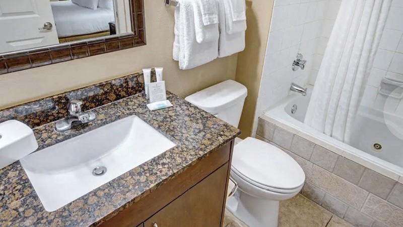 Orlando Florida Resort Lodging Stay w/ Waterfront Pool, Guest Room & Kitchen gallery