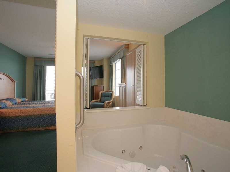 Daytona Beach, Wyndham Ocean Walk, 2 Bedroom Del Lockoff, 14-18 MayENDS 4/29 gallery