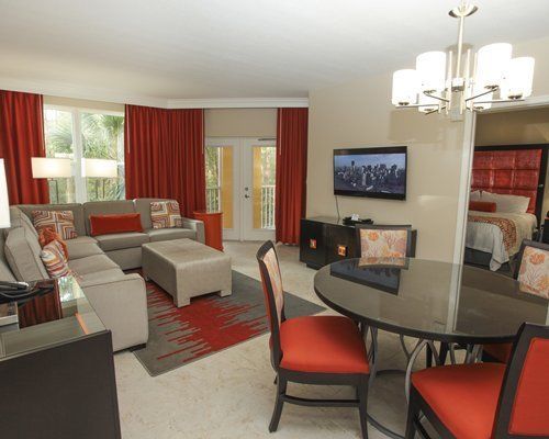 $649/wk Feb-Mar Orlando / Vacation Village at Parkway. SERIOUS INQUIRIES ONLY. gallery