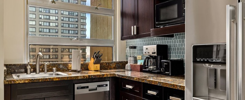Wyndham Royal Garden Waikiki 1BR Presidential Suite 4 Nites July 17-21 Sleeps 4 gallery