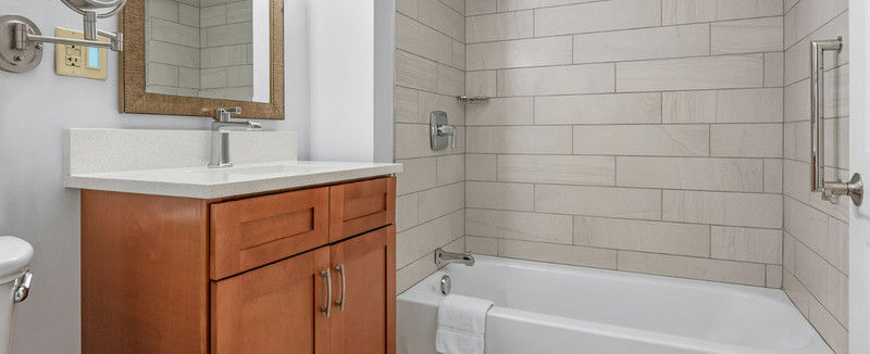 Wyndham Long Wharf- Newport, RI ~ 2 bdrm- June 30-July 3- 3 nights gallery