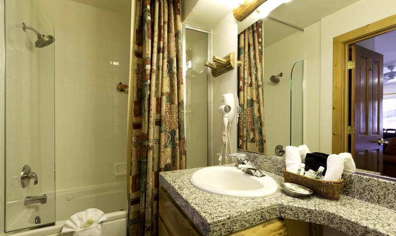 Olympic Valley / Palisades Tahoe, CA Red Wolf Lodge Studio June 14-21 gallery