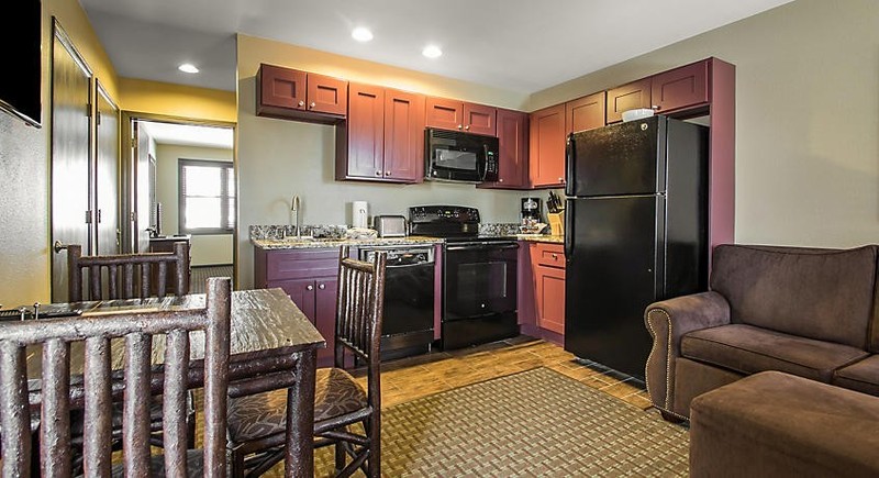 CHRISTMAS MOUNTAIN, WISCONSIN DELLS, 1 BEDROOM Townhouse, SLEEPS 4, JULY 13-16 gallery