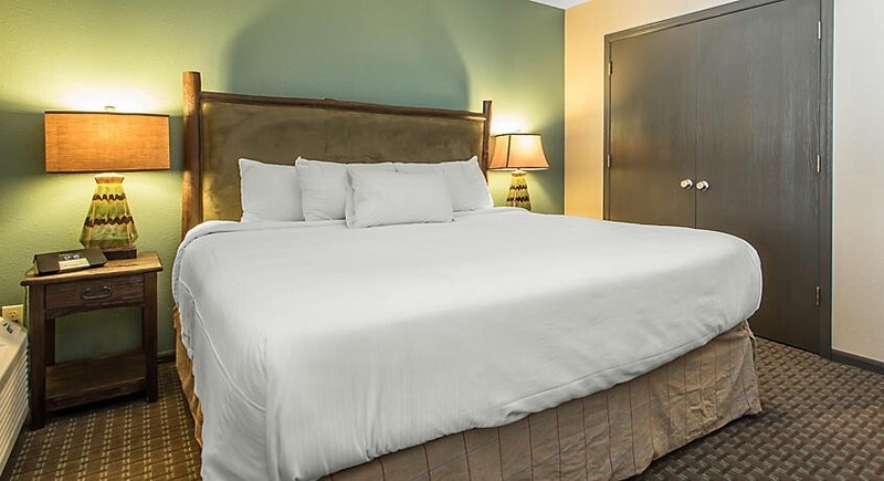 CHRISTMAS MOUNTAIN, WISCONSIN DELLS, 2 BEDROOM TIMBER, SLEEPS 6, JULY 6-9 gallery