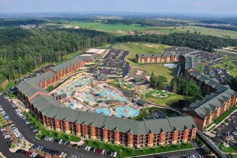 Wisconsin Dells, Wyndham at Glacier Canyon, 1 Bedroom Deluxe, July 13-17 gallery