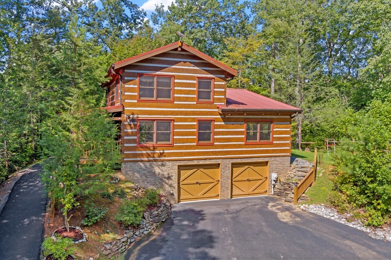 TN Smoky Mountains~Vacation Rental Cabin~AUG WK~Slps 8~games~hot tub -INQ RATES! gallery