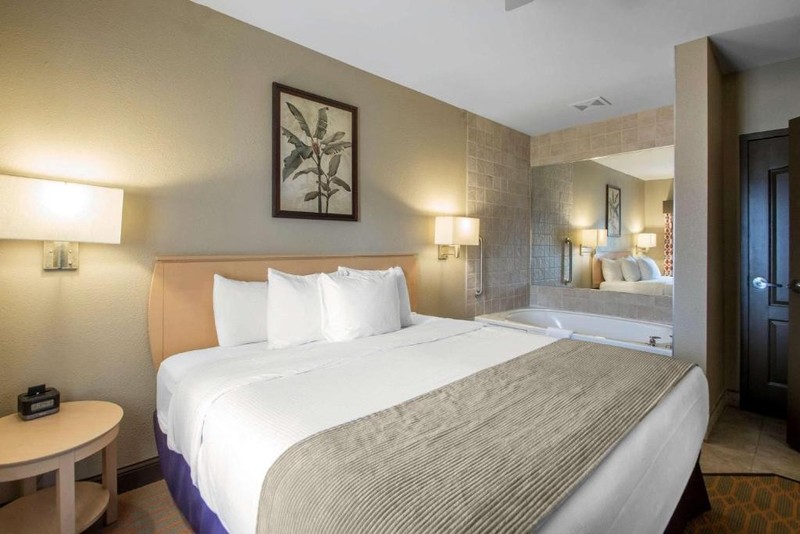 Bluegreen Odyssey Dells AUG 10 - 14 2026 2BR2BA FOR 6 AT WI DELLS gallery