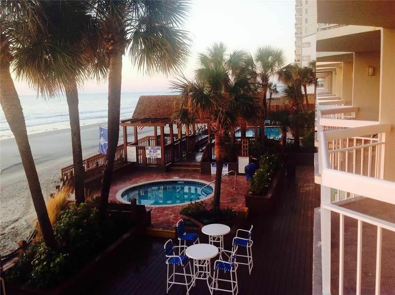 Ocean Front Myrtle Beach Area (Garden City Beach) Condo w/ 2 pools, Washer/Dryer