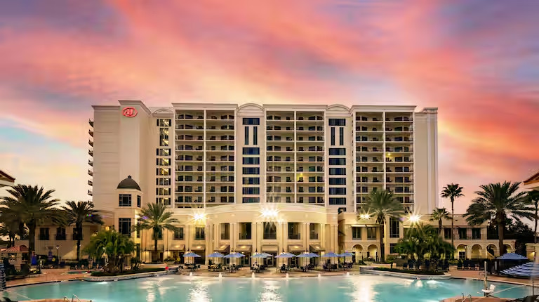 Halloween near Disney! Hilton Grand Vacation Parc Soleil 2 BR Sleep 6 10/25-11/1