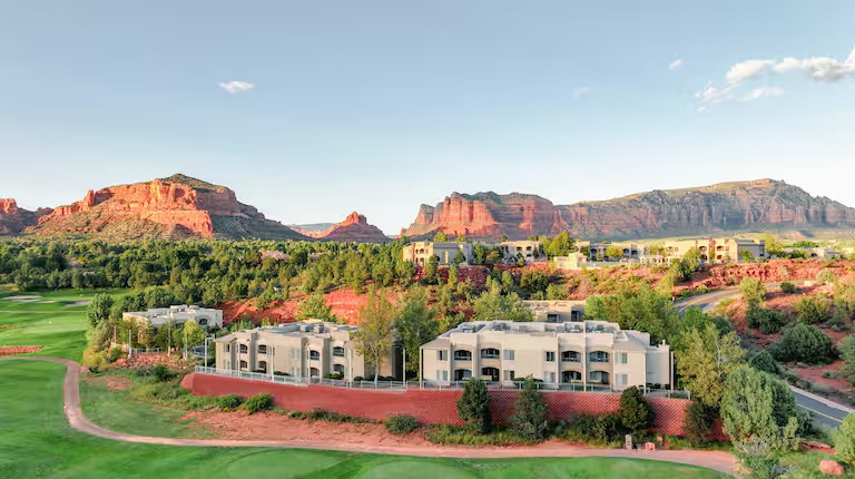 JUNE WEEKS~ Ridge On Sedona Golf Resort ~ AZ~STUDIO /SLPS 4