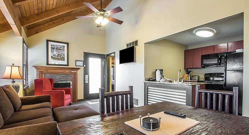 CHRISTMAS MOUNTAIN, WISCONSIN DELLS, 2 BEDROOM TIMBER, SLEEPS 6, JULY 6-9 gallery