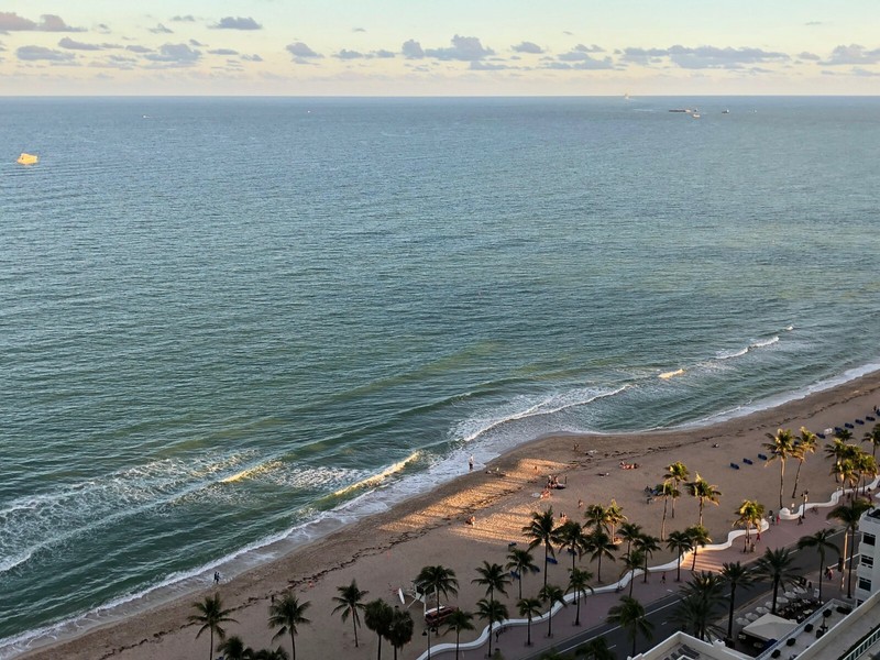 Oceanfront Timeshare for SALE Fort Lauderdale Beach Resort deeded Christmas week