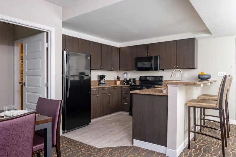 Wyn/Worldmark 2 Bdrm Hotel near Disneyland Aug 20 - 24 only $275/night gallery