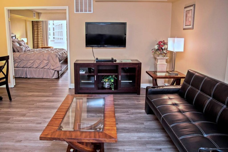 7-nite LAS VEGAS vacation @ fabulous Jockey Club-one bdrm suite sleeps 4 gallery
