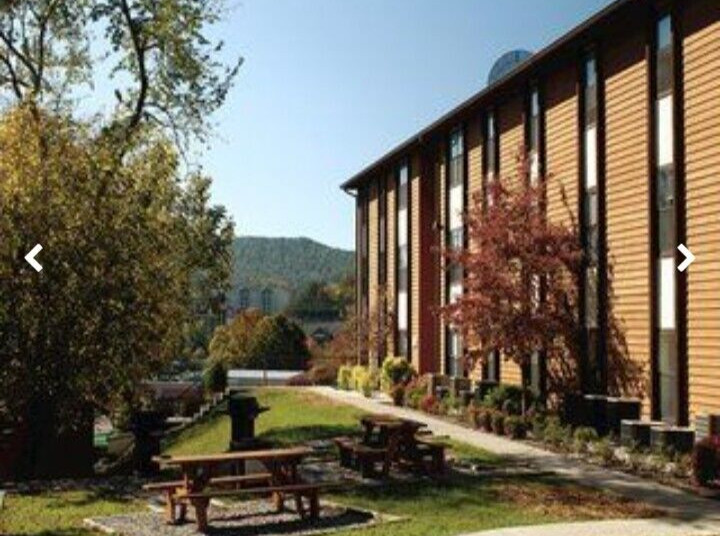 DECEMBER-Oakmont Resort Smoky Mountains!~ DOLLYWOOD,TN 1BR/Slp4~PRICE PER WK gallery