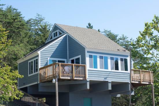 OCTOBER WKS~Virginia CHALET HIGH RESORT~ Basye, VA,~2 BR MOUNTAIN CHALET /SLP 6
