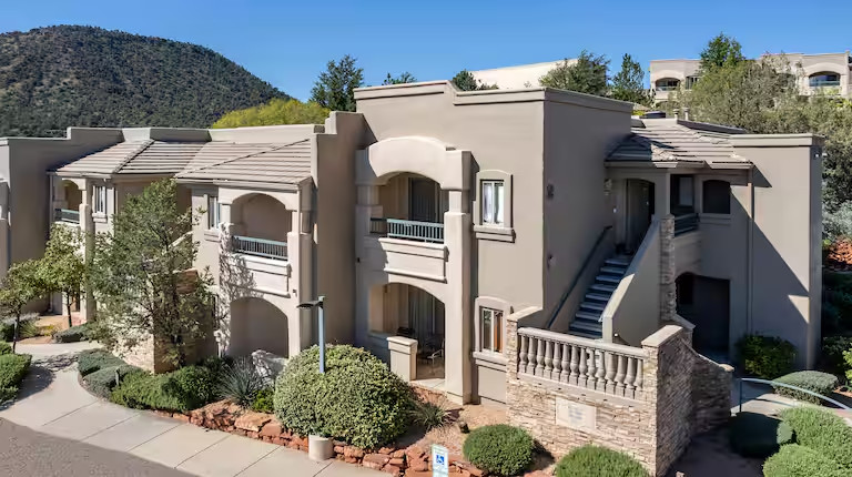 JUNE WEEKS~ Ridge On Sedona Golf Resort ~ AZ~STUDIO /SLPS 4 gallery